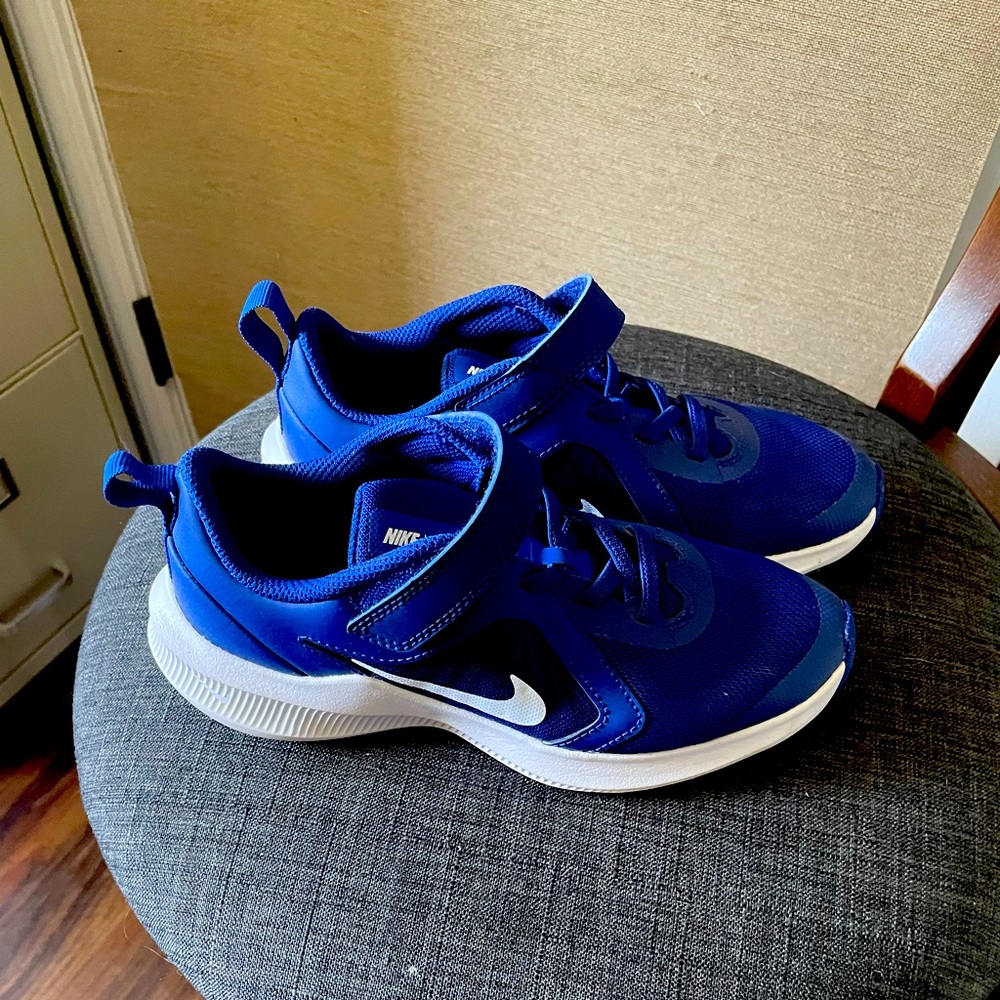 *Like New* Nike Downshifter 2.5 Youth